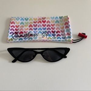 Mini trendy black glasses